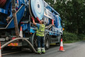 McBreen Environmental Truck & Staff | McBreen Environmental Cavan, Roscommon, Cavan, Cork, Louth | Nationwide Waste v & Drainage Industry Specialists